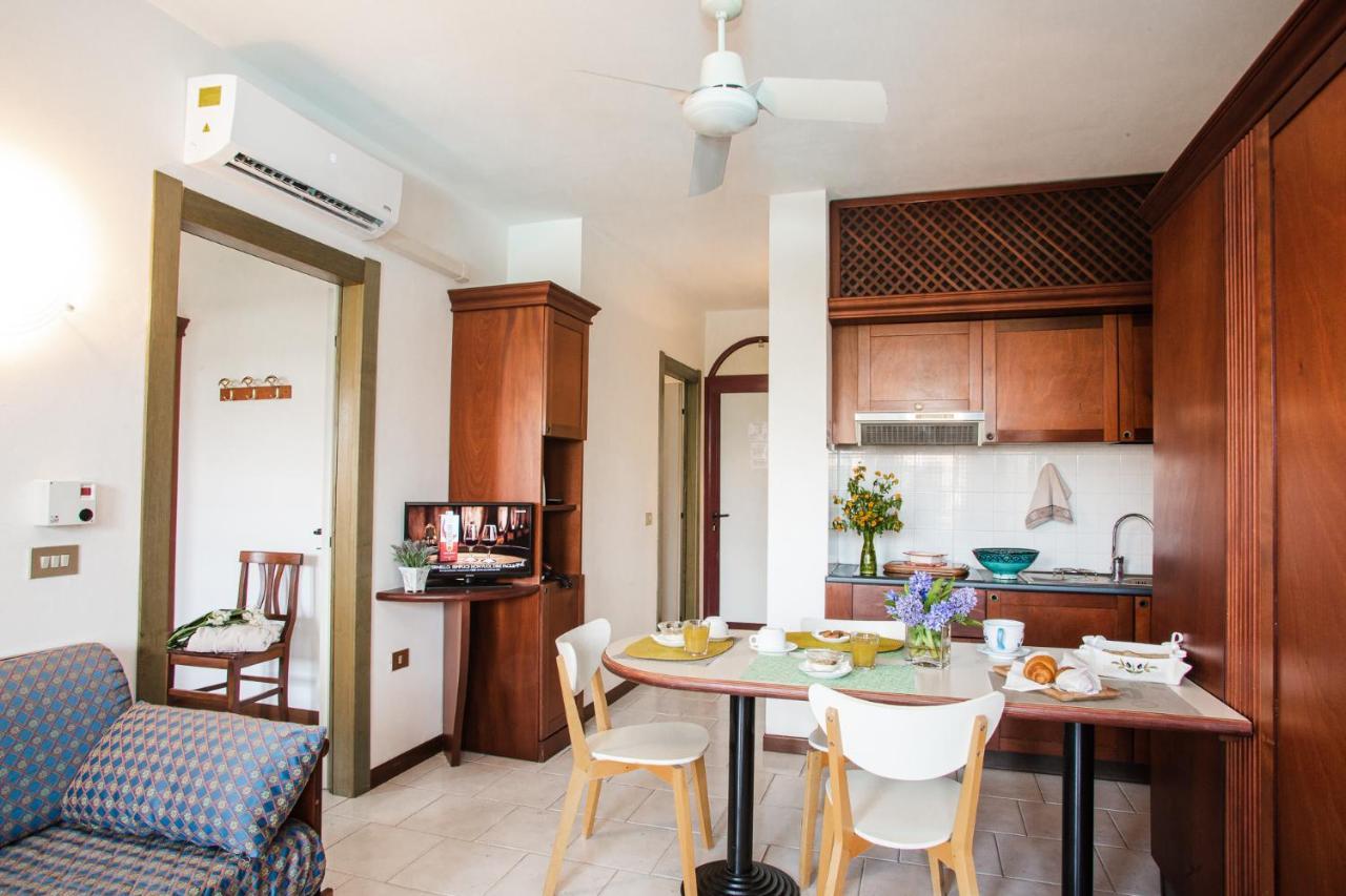 Residenza Dei Cavalleggeri San Vincenzo Eksteriør bilde